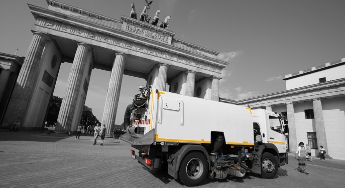 Sweeper/suction machine mounted on chassis Brock VS6