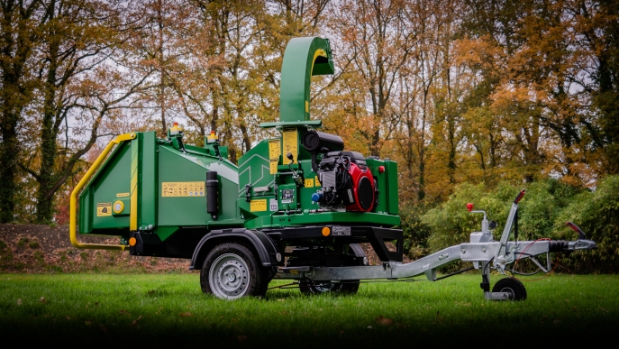 Wood chipper with petrol engine - on axle Hansa C27